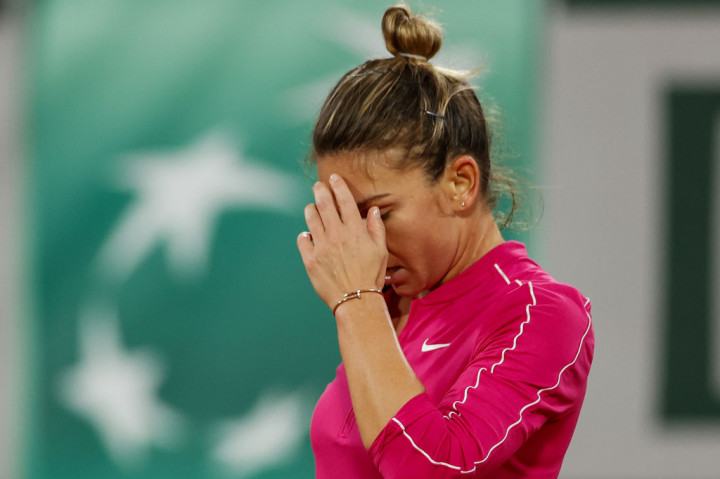 Petenis Rumania berusia 29 tahun itu membuat pengumuman di Twitter, empat minggu setelah dia tersingkir dari Prancis Terbuka sebagai unggulan teratas oleh Iga Swiatek, yang kemudian mengklaim gelar. Halep menjuarai turnamen tersebut pada 2018.