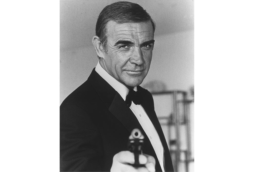 Aktor legendaris Inggris Sean Connery, yang terkenal karena memerankan tokoh mata-mata fiksi 'James Bond' dalam tujuh film, meninggal dunia pada usia 90 tahun.
