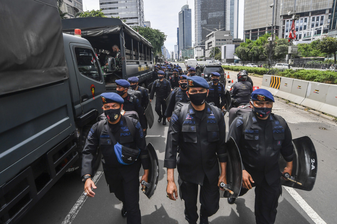 Ribuan Aparat Amankan Demo di Kedubes Prancis - Medcom.id