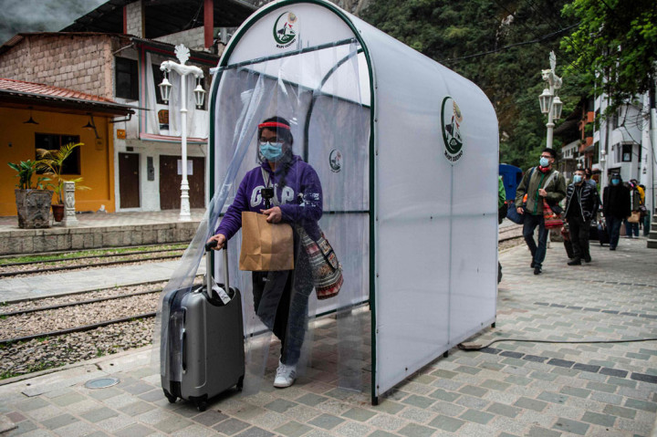 Benteng suku Inca, Machu Picchu, yang menjadi permata mahkota situs wisata Peru, akhirnya dibuka kembali, setelah sempat ditutup selama hampir delapan bulan karena pandemi covid-19.
