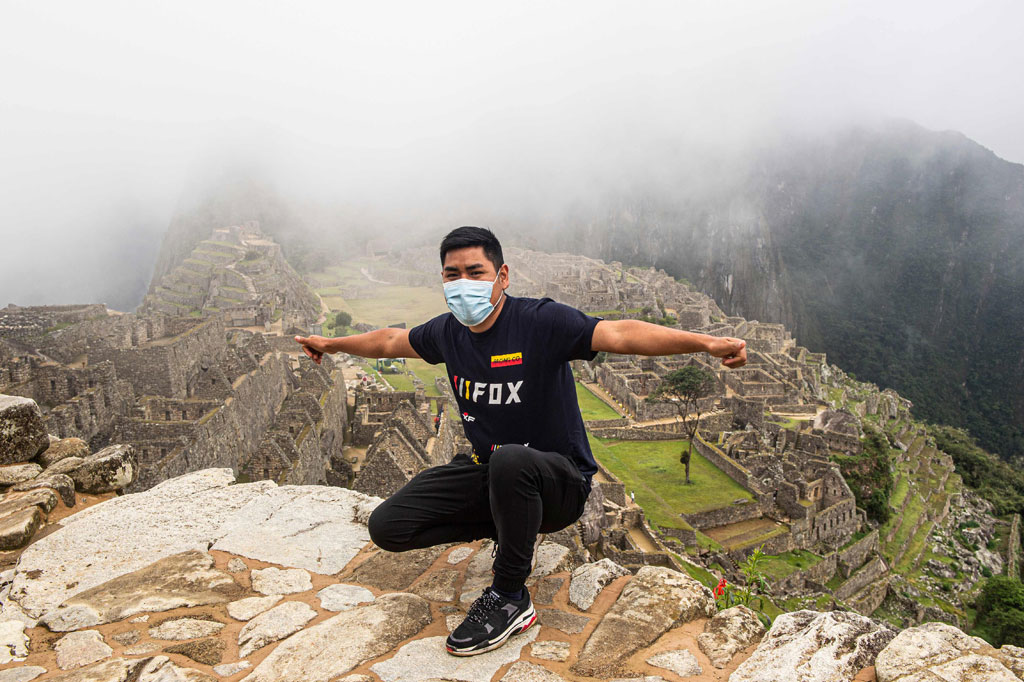 Keputusan untuk kembali membuka situs bersejarah tersebut muncul lantaran jumlah kasus virus korona terus menurun
di Peru. Namun, otoritas tetap mewajibkan penanganan penyebaran virus yang ketat dengan wisatawan diharapkan menjaga jarak.