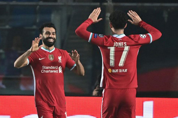 Dua menit babak kedua berjalan, gawang tuan rumah kembali kebobolan untuk ketiga kalinya lewat sepakan kaki kiri Mohamed Salah.  