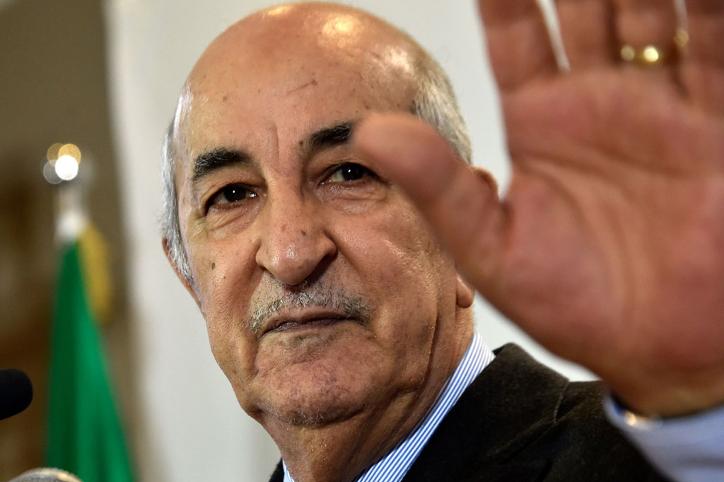 Presiden Aljazair Abdelmadjid Tebboune positif terinfeksi covid-19. Kini kondisinya secara bertahap mulai membaik usai mendapatkan perawatan di rumah sakit Jerman.