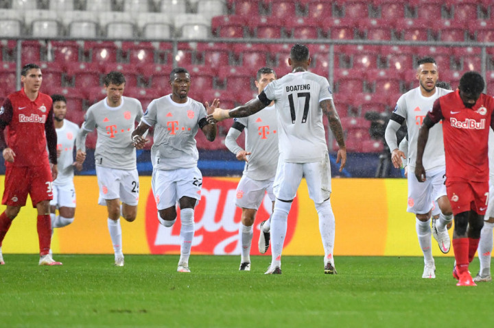 Menjelang turun minum gawang Salzburg kemasukan untuk kedua kalinya. Mueller yang bergerak di tepi lapangan  kemudian mengirimkan umpan silang. Bola secara tidak sengaja membentur Rasmus Kristensen dan masuk ke gawangnya sendiri.