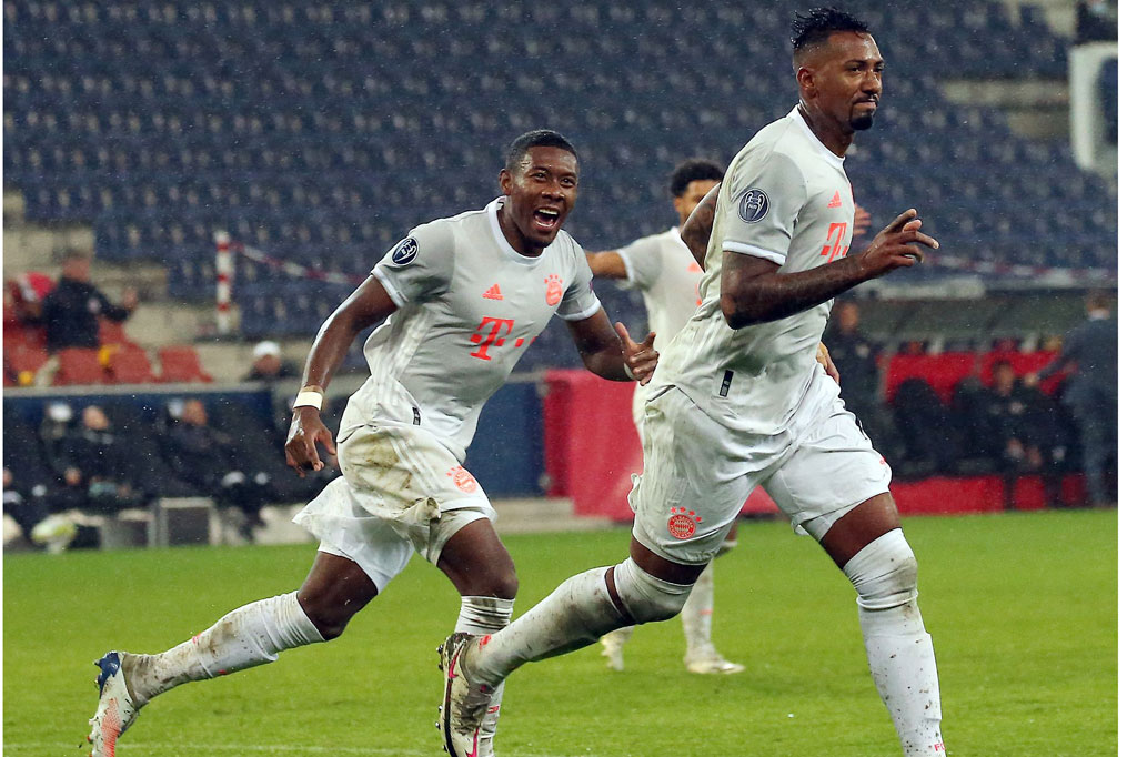 Bayern perlahan-lahan kemudian mendominasi permainan dan mencetak gol ketiganya lewat tandukan Jerome Boateng menyambut sepak pojok Joshua Kimmich pada menit ke-79.