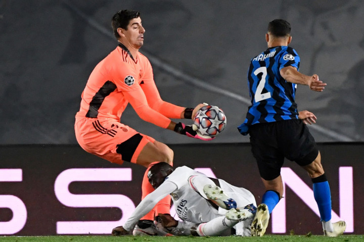 Meski lebih banyak ditekan, Inter juga menciptakan peluang. Ivan Perisic dengan cerdik mengirimkan bola kepada Martinez dan kemudian melepaskan tembakan. Namun sepakan lurusnya masih terlalu mudah untuk dikuasai kiper Thibaut Courtois.