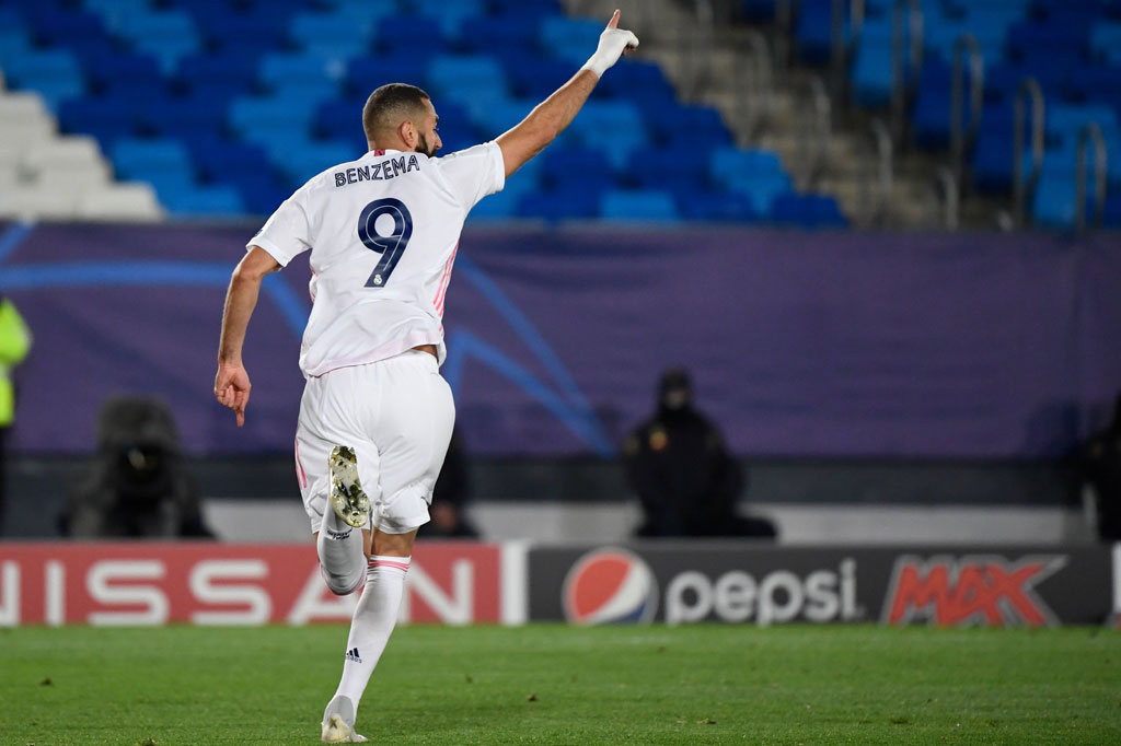 Setelah bergantian membuang peluang, Real membuka keunggulan lewat Karim Benzema pada menit ke-25. Gol berawal dari kesalahan Achraf Hakimi yang memberikan back pass kepada Handanovic. Bola berhasil dicuri Benzema dan mengecoh sang kiper sebelum menceploskan bola ke gawang yang kosong.