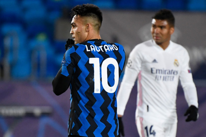 Hanya dua menit setelah Los Blancos mengemas gol kedua, Inter berhasil memperkecil ketertinggalan lewat Lautaro Martinez. Barella memberikan operan tumit untuk kemudian diteruskan Martinez dengan sepakan yang tidak dapat dijangkau Courtois. Keunggulan 2-1 untuk Real bertahan sampai turun minum.