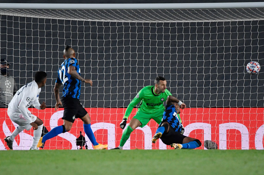 Menjelang pertandingan usai, Rodrygo menciptakan gol penentu kemenangan untuk Real. Vinicius Junior merangsek di sisi kiri kemudian menyodorkan bola kepada Rodrygo. Pemain asal Brasil tersebut berhasil melesakkan bola dengan sepakan kaki kanan menembus gawang tim tamu.