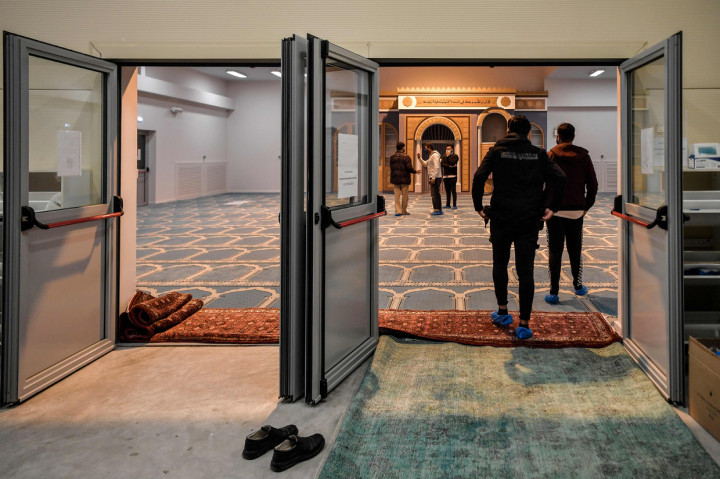 Diketahui, ide pembangunan masjid yang diberi nama Votanikos atau Athens New Mosque itu telah diprakarsai sejak tahun 1979 silam. Hanya akibat pertentangan dari Gereja Ortodoks Yunani, izin pembangunan masjid baru turun tahun 2006 silam.