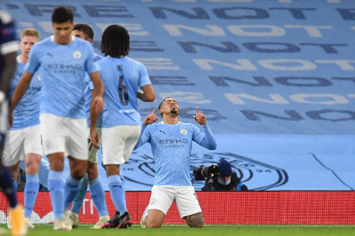 Manchester: Manchester City berhasil membekuk tamunya Olympiakos dengan skor telak 3-0 dalam pertandingan Grup C Liga Champions di Stadion Etihad, Rabu, 4 November 2020 dini hari WIB.

Tambahan tiga poin membuat City semakin mantap memimpin klasemen sementara Grup C dengan sembilan poin penuh, sedangkan Olympiakos (3) tak beranjak dari urutan ketiga.