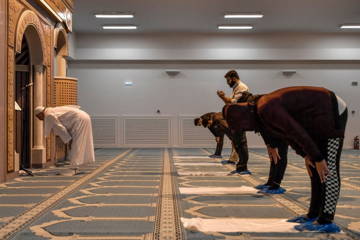 Athena: Setelah memakan waktu hampir 15 tahun, sebuah masjid resmi berdiri di Athena. Jadi yang pertama di ibu kota Yunani.

Diketahui, ide pembangunan masjid yang diberi nama Votanikos atau Athens New Mosque itu telah diprakarsai sejak tahun 1979 silam. Hanya akibat pertentangan dari Gereja Ortodoks Yunani, izin pembangunan masjid baru turun tahun 2006 silam.