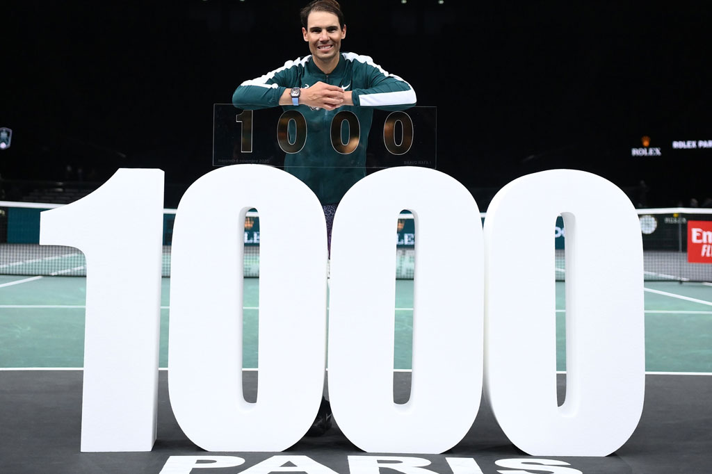 Nadal diberikan presentasi khusus untuk merayakan pencapaiannya tersebut setelah pertandingan di Bercy Arena. 