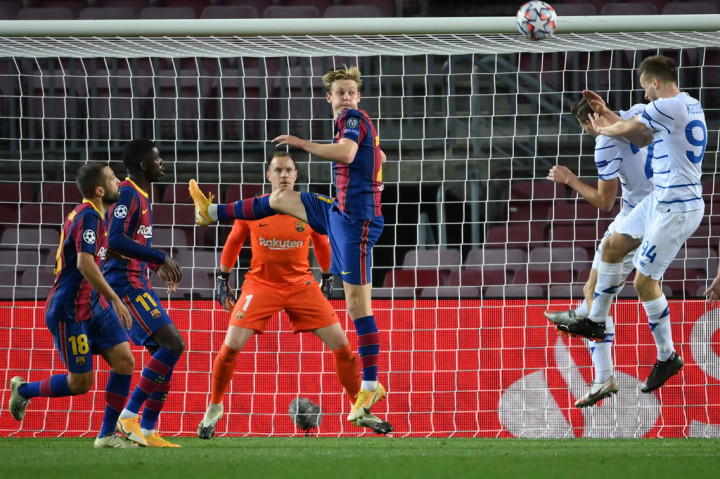 Di sisa waktu yang ada, Dynamo terus berusaha untuk mencari gol penyama kedudukan tetapi Barcelona mampu menjaga keunggulan mereka hingga bubaran.