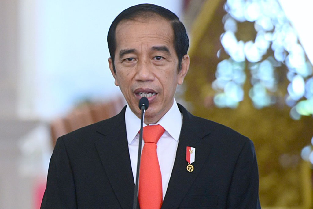 Presiden Joko Widodo (Jokowi) mengajak para apoteker, dokter, perawat, dan berbagai elemen lainnya di masyarakat untuk membantu pelaksanaan vaksinasi covid-19.