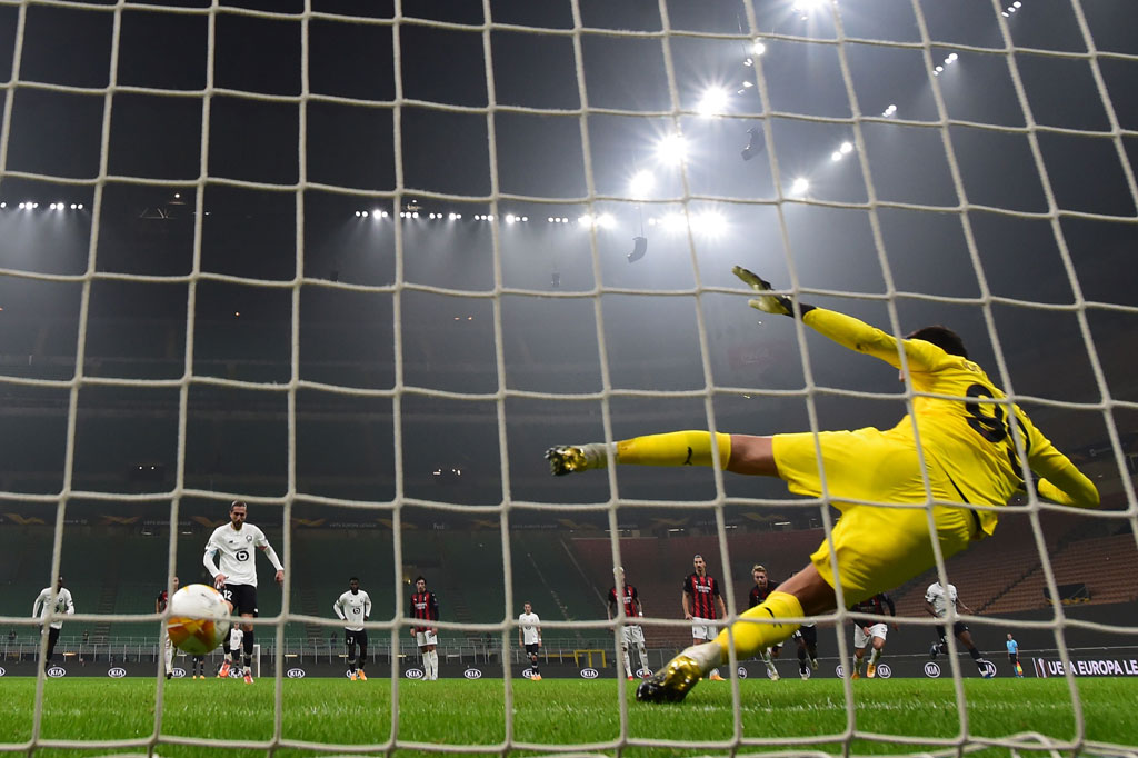 Lille mendapat hadiah penalti pada menit ke-22 setelah Alessio Romagnoli dianggap mendorong Yusuf Yacizi di kotak terlarang. Gelandang asal Turki itu sendiri yang mengeksekusi penalti, dan sukses menaklukkan kiper Gianluigi Donnarumma.