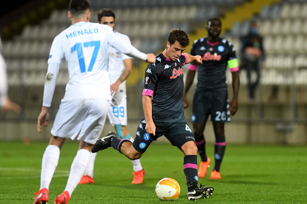 Dua menit jelang pertama usai Diego Demme menyamakan kedudukan menjadi 1-1 memanfaatkan umpan Dries Mertens dengan sontekan jarak dekat.