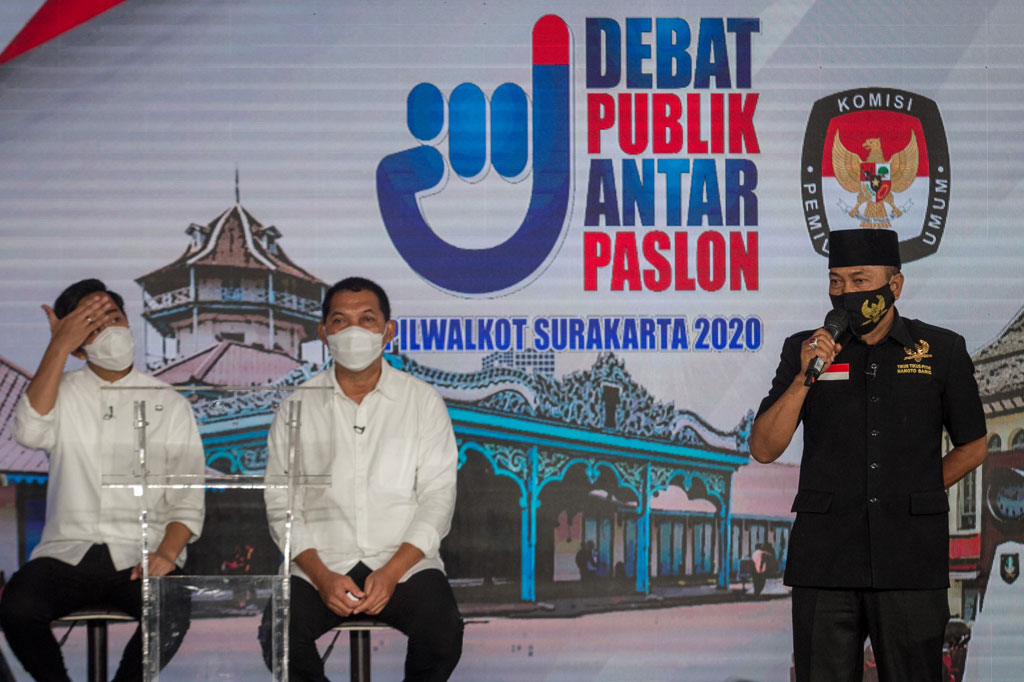 Kedua pasangan calon tersebut, yakni pasangan Gibran Rakabuming Raka-Teguh Prakosa dan pasangan Bagyo Wahyono-F.X. Supardjo (Bajo).