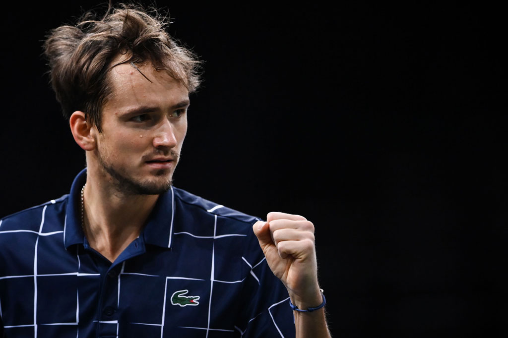 Unggulan ketiga Daniil Medvedev melakukan selebrasi usai memastikan diri melaju ke babak semifinal Paris Masters, Jumat, 6 November 2020 waktu setempat. 