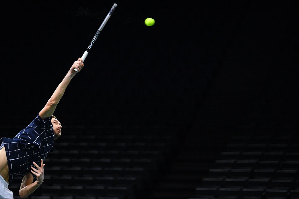 Kemenangan Medvedev atas unggulan keenam asal Argentina itu menjadi keberhasilan yang kedua kalinya menuju semifinal di tingkat ATP tur tahun ini. Kemenangan sebelumnya terjadi di US Open awal September.
