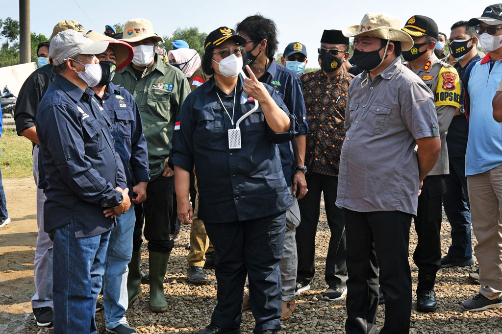 Program padat karya tersebut dimaksudkan untuk mempercepat pemulihan ekonomi nasional (PEN) dampak covid-19 sekaligus untuk memulihkan kelestarian hutan mangrove di Indonesia. 
