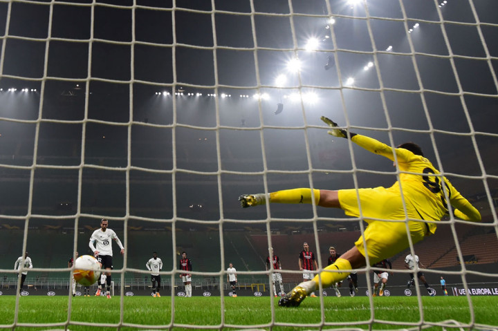 AC Milan tersungkur di kandang sendiri saat menghadapi Lille pada pertandingan putaran ketiga Grup H Liga Europ di Stadion San Siro, Milan, Jumat, 6 November 2020 dini hari WIB.