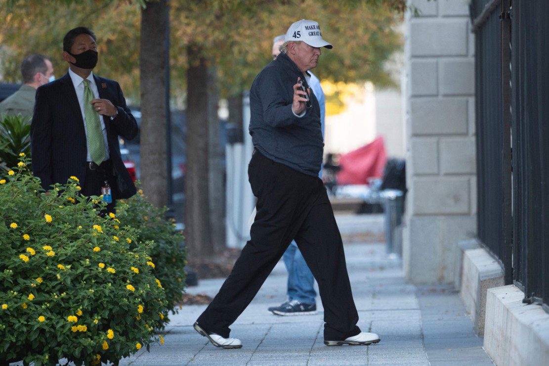 Trump kembali ke Gedung Putih setelah bermain golf saat kemenangan Biden diumumkan pada Sabtu, 7 November 2020.