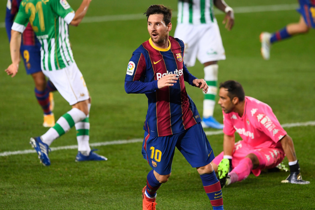 Lalu Messi membuat dua gol lagi untuk membawa timnya unggul 4-2. Betis sempat memangkas skor lewat Loren Moron.