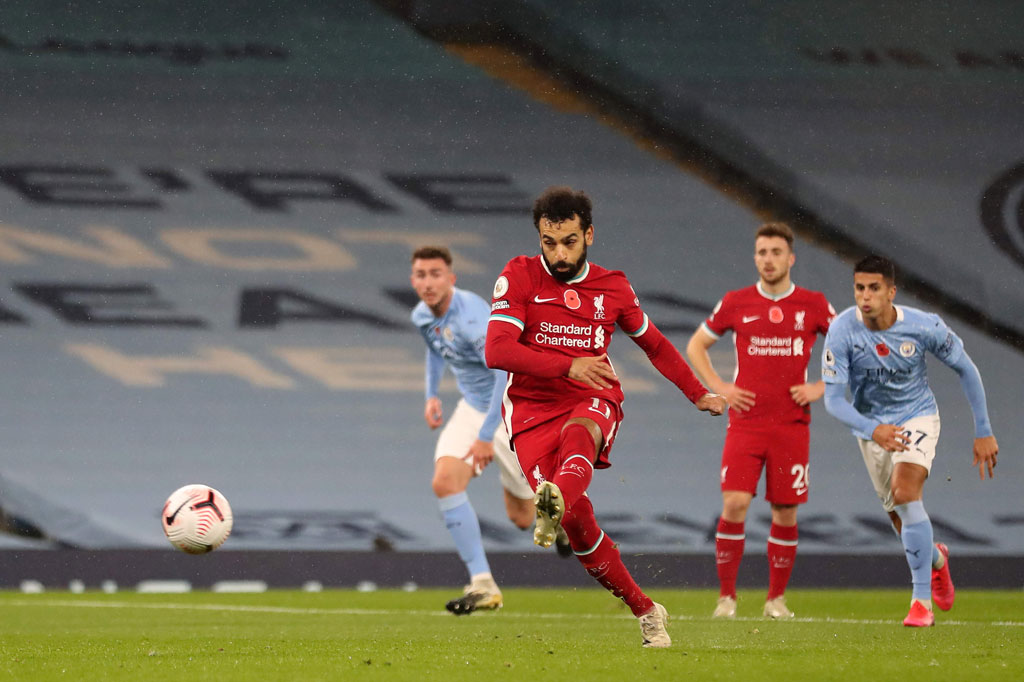 Liverpool memimpin pada menit ke-13 lewat eksekusi penalti Mohamed Salah, menyusul pelanggaran Kyle Walker terhadap Sadio Mane.