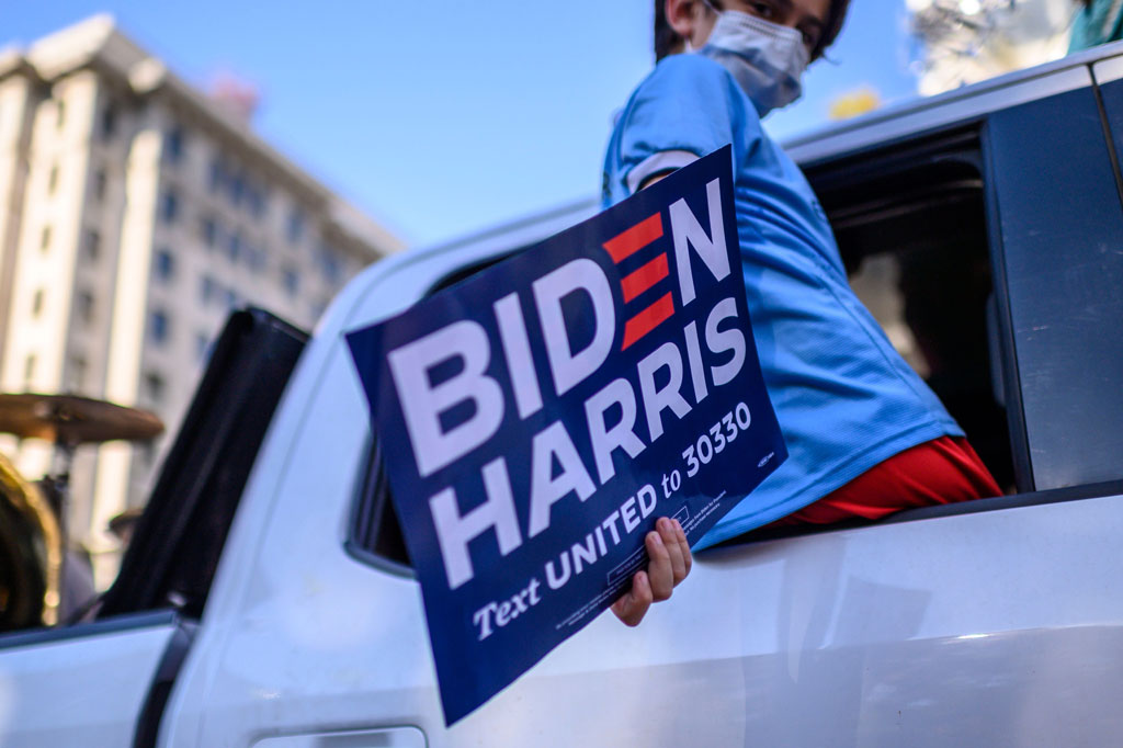 Kemenangan itu diraih Biden ketika para pemilih dengan tegas menolak kepemimpinan dari petahana dari Partai Republik Donald Trump.
