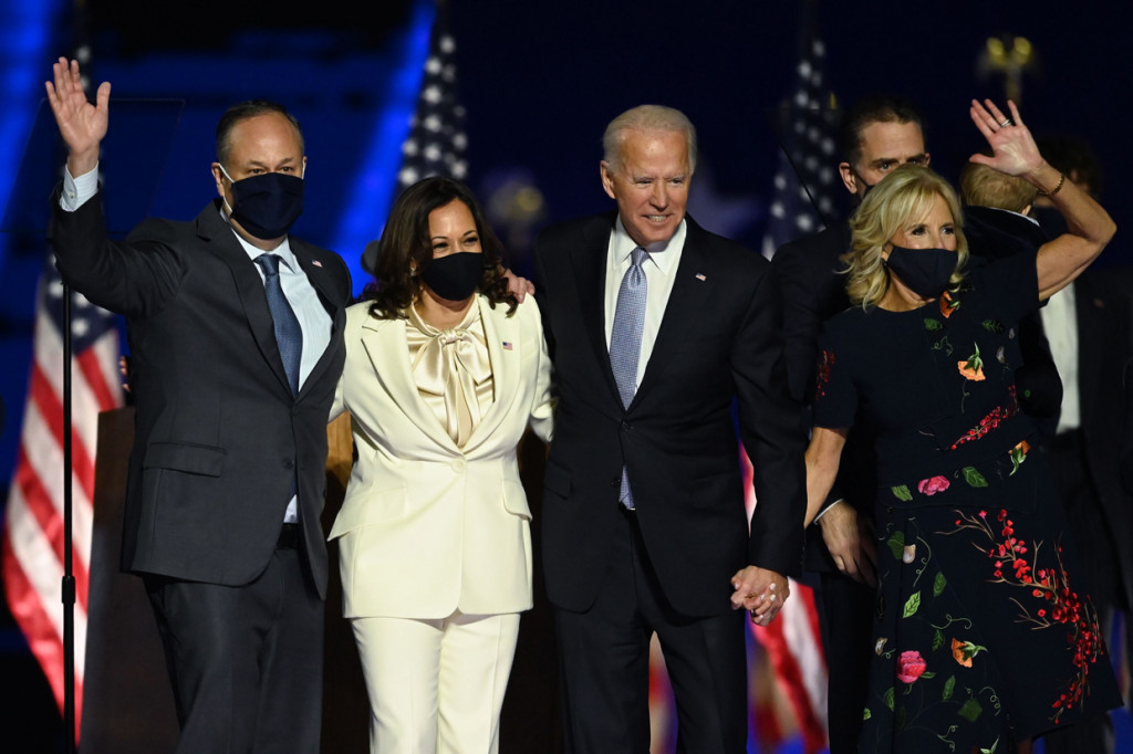 Joe Biden memberikan pidatonya pertamanya usai terpilih menjadi presiden Amerika Serikat. Di sela pidatonya, Joe Biden berterima kasih kepada sang istri Jill Biden atas dukungan yang telah diberikan. Dia mengatakan Jill merupakan seorang pendidik yang telah mendedikasikan hidupnya untuk dunia pendidikan.