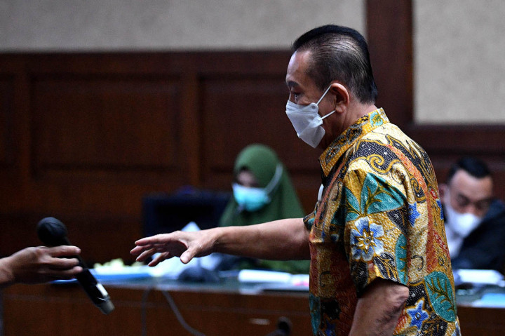 Saksi selaku terpidana kasus cessie Bank Bali Djoko Tjandra bersiap memberikan kesaksian dalam sidang kasus dugaan suap dan gratifikasi pengurusan fatwa Mahkamah Agung (MA) Djoko Tjandra dengan terdakwa Pinangki Sirna Malasari di Pengadilan Tipikor, Jakarta.