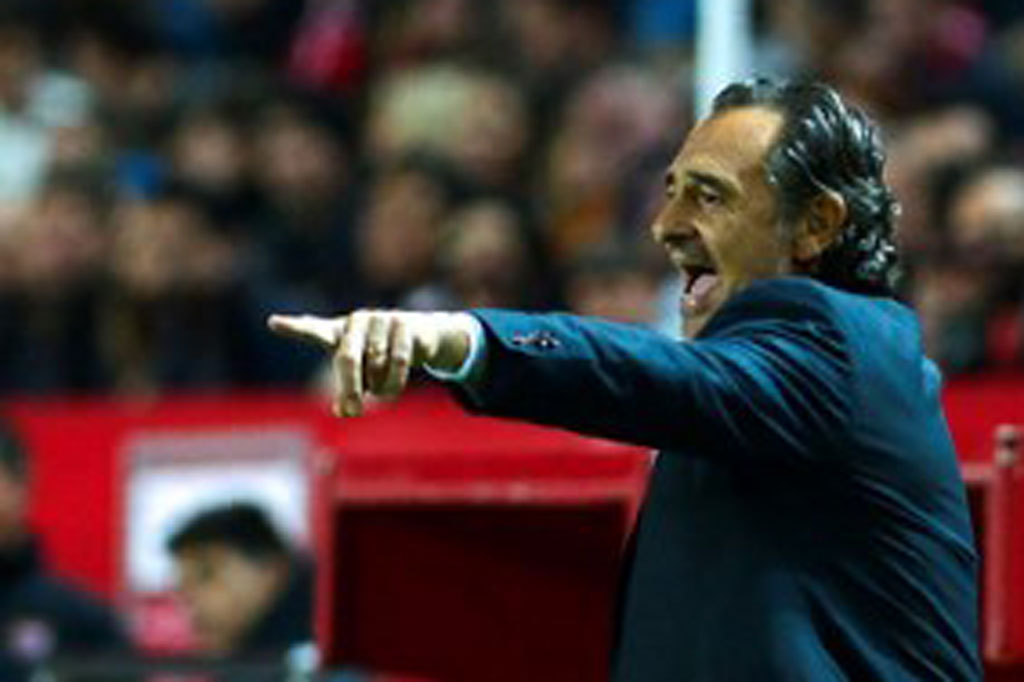 Prandelli kembali ke klub Serie A Italia itu untuk periode keduanya setelah melatih La Viola antara 2005 dan 2010.