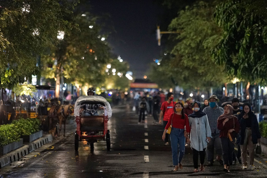 Uji coba pedestrian di Jalan Malioboro dilakukan sejak 3 November hingga 15 November. Kendaraan yang diperbolehkan melintas hanya kendaraan tidak bermotor, kecuali untuk bus TransJogja, kendaraan operasional dan kendaraan kegawatdaruratan.