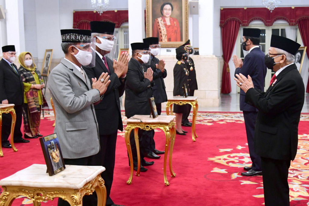 Upacara dihadiri Wakil Presiden Maruf Amin, Menteri Sekretaris Negara Pratikno, Menkopolhukam Mahfud MD, Menteri Agama Fachrul Razi dan Menteri Sosial Juliari P. Batubara.