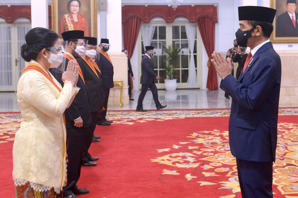 Hadir dalam acara penganugerahan Tanda Jasa dan Tanda Kehormatan yakni perwakilan penerima tanda kehormatan dari unsur pejabat negara/mantan pejabat negara, dan ahli waris dari para tenaga medis dan tenaga kesehatan yang gugur dalam menangani covid-19.