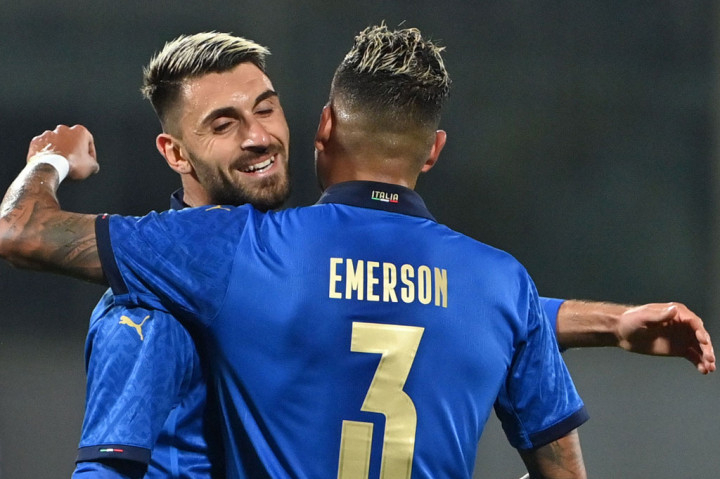 Penyerang Freiburg Vincenzo Grifo membuka rekening gol internasionalnya pada penampilan keempat bersama timnas Italia pada menit ke-14, lewat sepakan setengah voli ke sisi kiri gawang Marko Meerits menuntaskan umpan Kevin Lasagna.