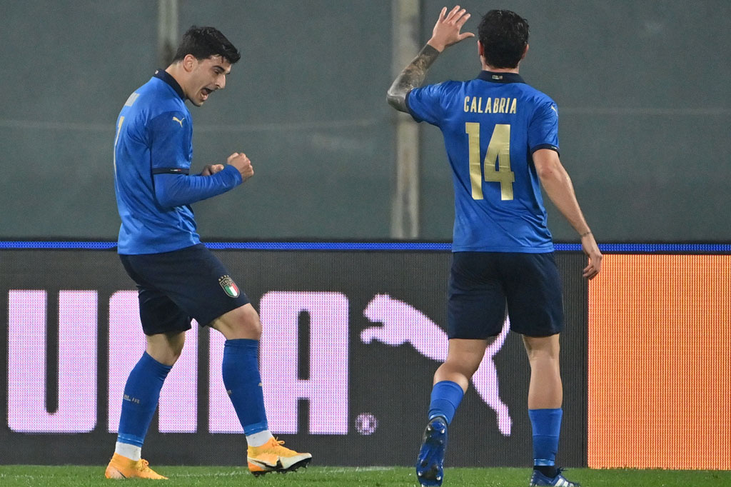 Riccardo Orsolini kemudian mencetak gol keempat Italia pada menit ke-86, sekaligus gol internasional keduanya, melalui eksekusi penalti. Hadiah penalti didapat Italia, setelah ia dilanggar Henri Jarvelaid di kotak terlarang.