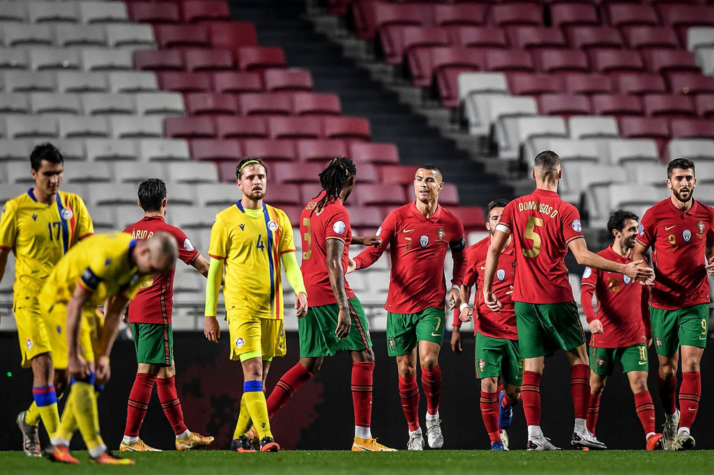 Bagi CR7, ini merupakan golnya yang ke-102 bersama timnas Portugal. Raihan tersebut mendekati rekor yang dipegang mantan striker Iran Ali Daei dengan 109 gol.