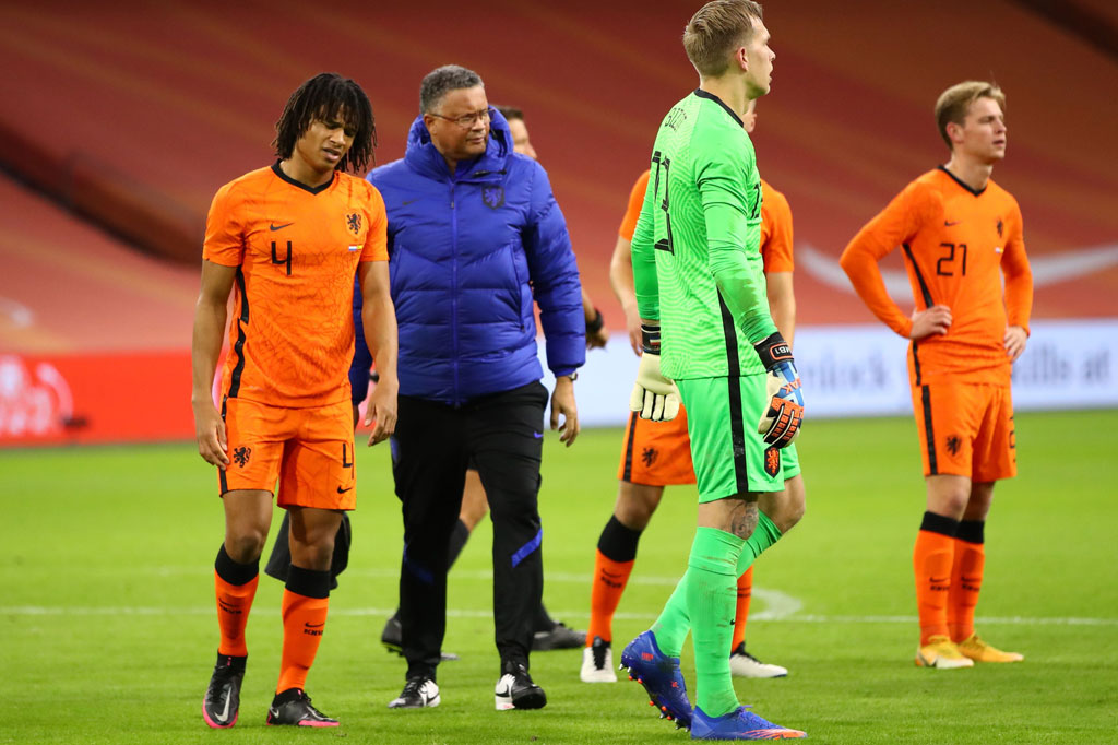 Bek Belanda yang bermain untuk Manchester City Nathan Ake harus meninggalkan lapangan pada fase awal pertandingan akibat cedera otot. Sementara itu pemain Spanyol Jose Gaya juga turut keluar lapangan pada babak pertama, setelah beradu kepala dengan Hans Hateboer.