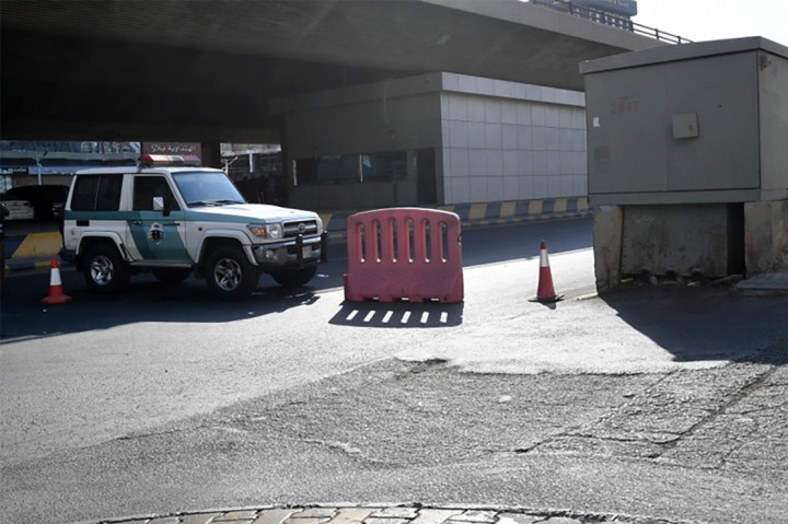 Ledakan bom terjadi di pemakaman non-Muslim di Jeddah, Arab Saudi, Rabu, 11 November 2020. Empat orang dilaporkan terluka akibat insiden tersebut. Ledakan bom ini terjadi ketika upacara peringatan Perang Dunia I tengah berlangsung di pemakaman tersebut.