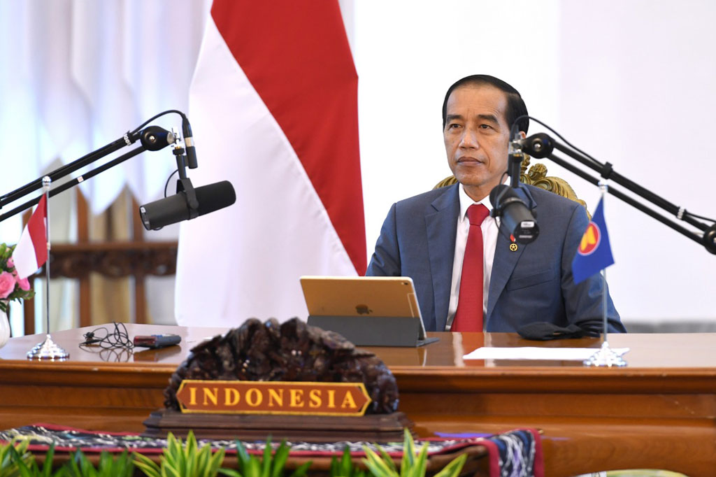 Presiden Joko Widodo menghadiri rangkaian Konferensi Tingkat Tinggi (KTT) ke-37 ASEAN secara virtual melalui konferensi video dari Istana Kepresidenan Bogor, Jawa Barat, Kamis, 12 November 2020.