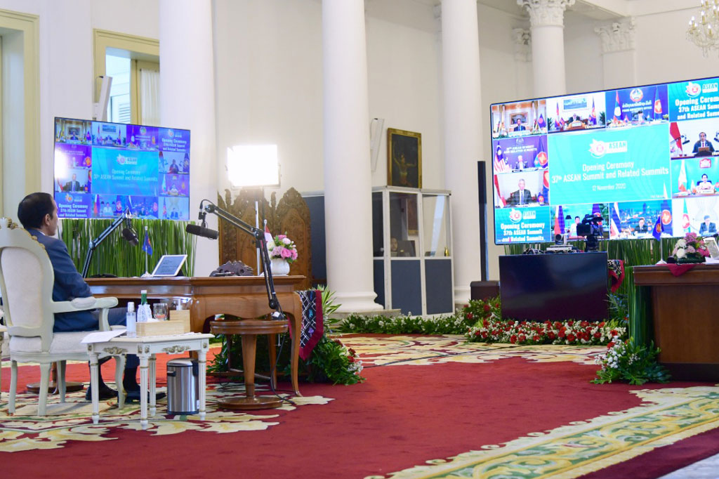 Rangkaian KTT utamanya akan membahas langkah bersama untuk mencegah dampak yang lebih luas dari pandemi ini bagi kawasan dengan menekankan prioritas kerja sama di 2021, khususnya terkait keberadaan dan produksi vaksin bagi kawasan.
