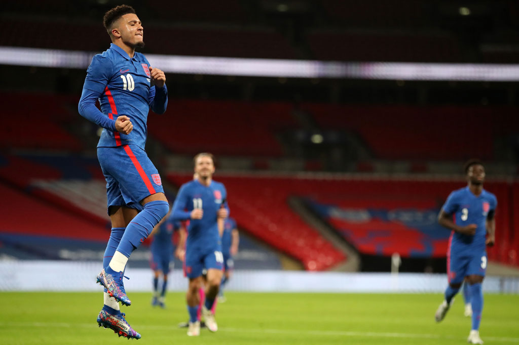 Jadon Sancho melakukan selebrasi usai menjebol gawang Irlandia sekaligus membawa timnya unggul 2-0.