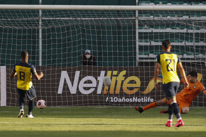Namun menjelang pertandingan usai tuan rumah dihukum penalti setelah Adrian Jusino kedapatan handball. 

Carlos Gruezo yang bertindak sebagai eksekutor penalti tidak membuang peluang untuk mengamankan tiga poin bagi Ekuador.