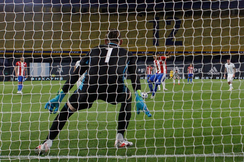 Meski menguasai jalannya pertandingan, Argentina tertinggal terlebih dahulu lewat eksekusi penalti Angelo Romero menyusul pelanggaran Lucas Martinez terhadap Miguel Almiron.