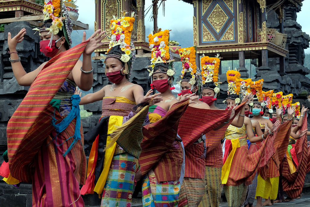 Potret Adat dan Budaya Bali di Tengah Pandemi - Medcom.id