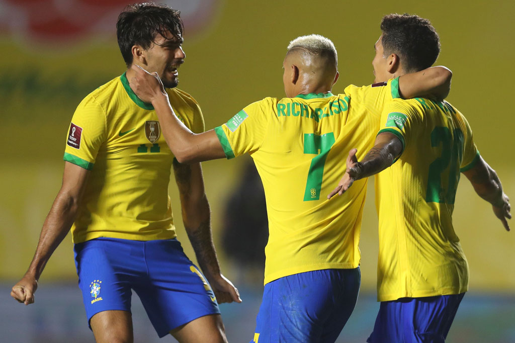 Pada babak kedua, kendali permainan masih dipegang oleh Brasil, dan kebuntuan akhirnya terpecahkan pada menit ke-67. Sebuah tembakan Firmino dari jarak dekat ke pojok kiri gawang tidak bisa dibendung kiper Venezuela, Wuilker Farinez.  Ini merupakan gol ke-16 Firmino dalam 47 penampilan bersama Selecao.