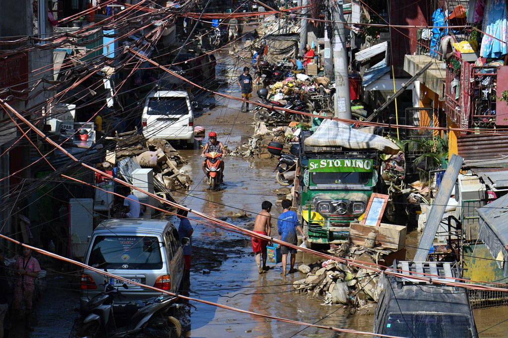 Operasi penyelamatan telah berhasil menemukan 38 jasad korban, sementara pencarian terus dilanjutkan untuk menemukan 22 orang lain yang dilaporkan hilang.