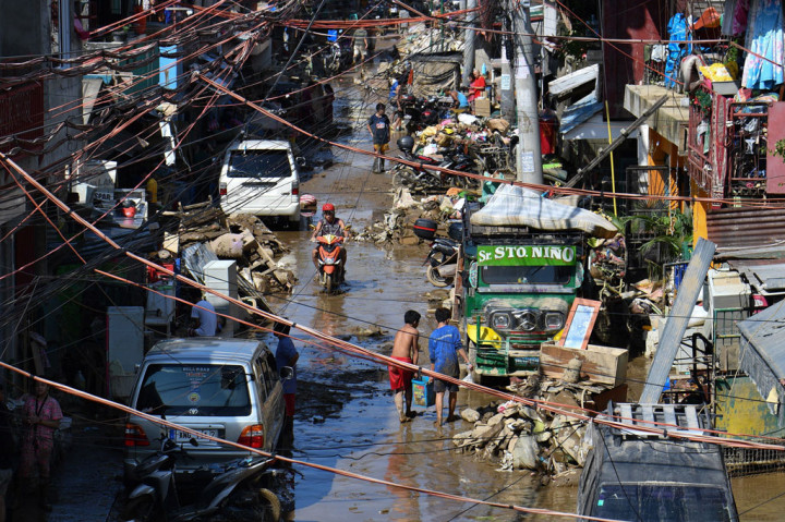 Operasi penyelamatan telah berhasil menemukan 38 jasad korban, sementara pencarian terus dilanjutkan untuk menemukan 22 orang lain yang dilaporkan hilang.